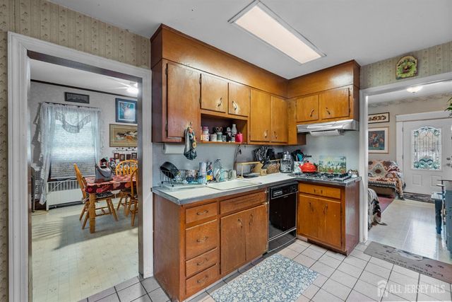 12 Vine Street, Jamesburg, NJ 08831