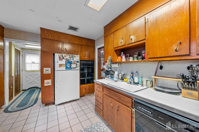 12 Vine Street, Jamesburg, NJ 08831