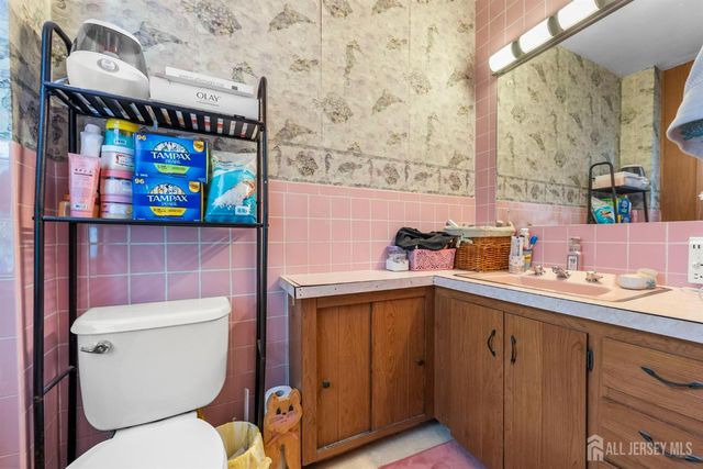 12 Vine Street, Jamesburg, NJ 08831