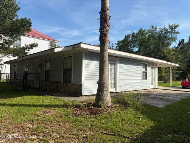 263 Pine Ridge Drive, Waveland, MS 39576