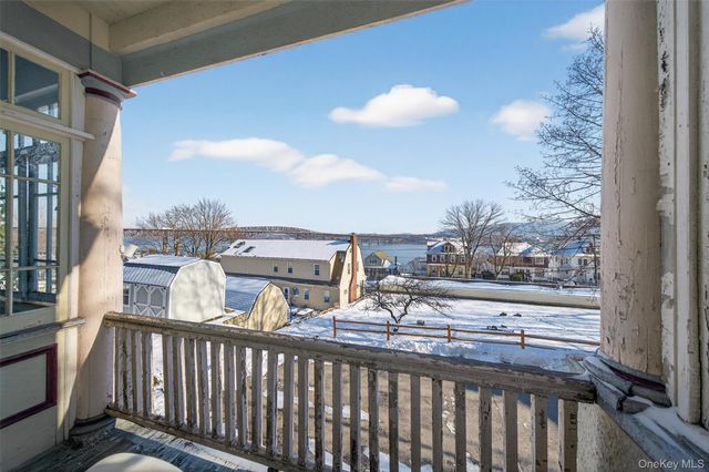 19 Leroy Place, Newburgh, NY 12550