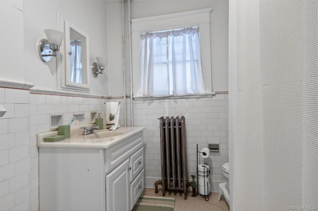 19 Leroy Place, Newburgh, NY 12550