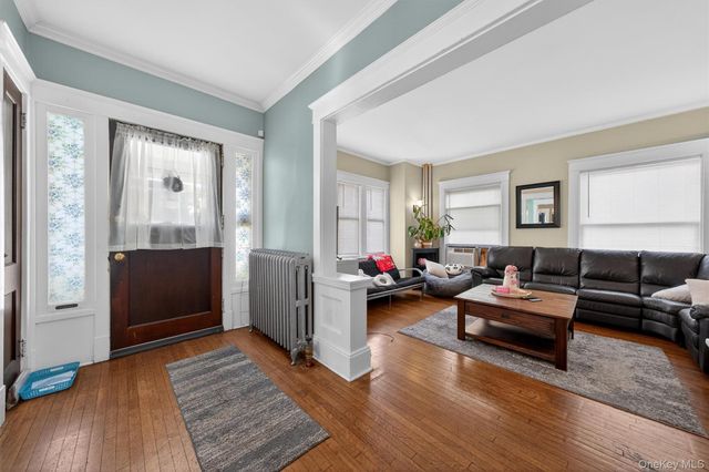 19 Leroy Place, Newburgh, NY 12550