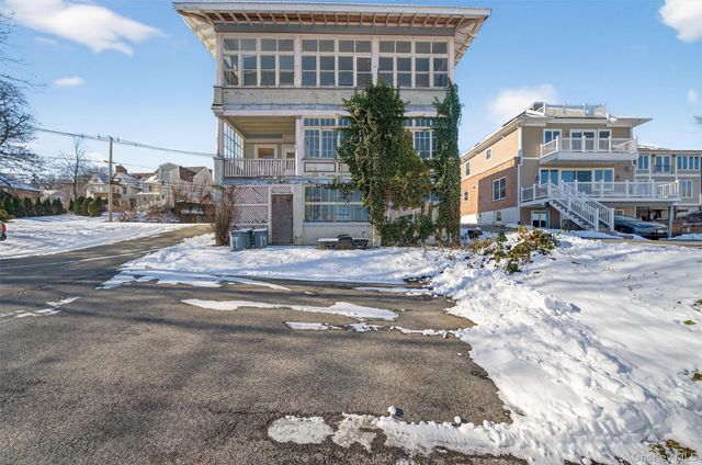 19 Leroy Place, Newburgh, NY 12550