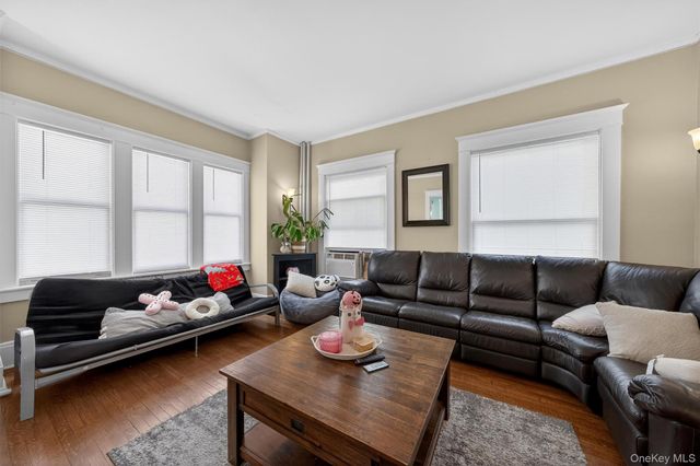 19 Leroy Place, Newburgh, NY 12550