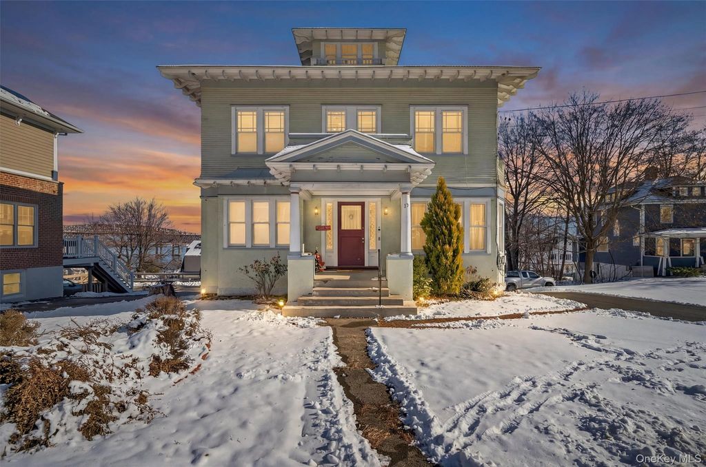 19 Leroy Place, Newburgh, NY 12550