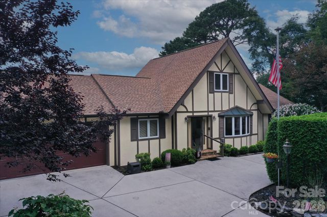 2484 Connestee Trail, Brevard, NC 28712