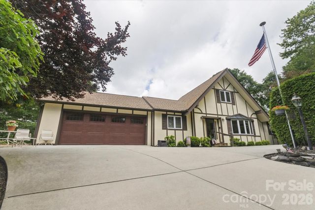 2484 Connestee Trail, Brevard, NC 28712