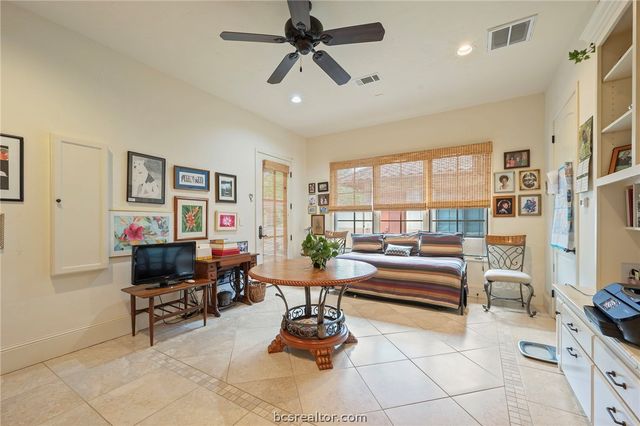 4714 Heron Lakes Circle, Bryan, TX 77802