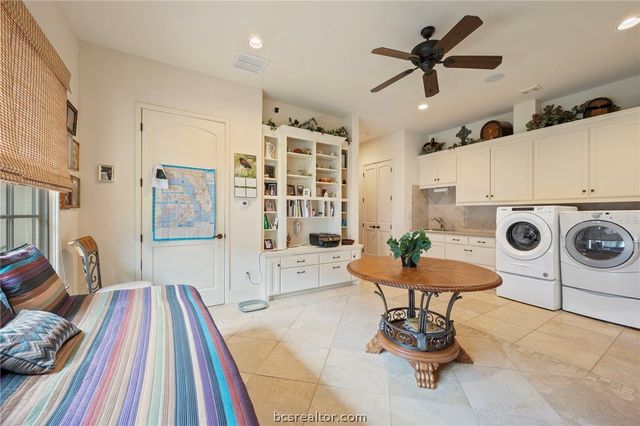 4714 Heron Lakes Circle, Bryan, TX 77802