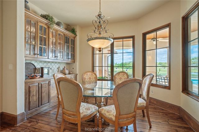 4714 Heron Lakes Circle, Bryan, TX 77802