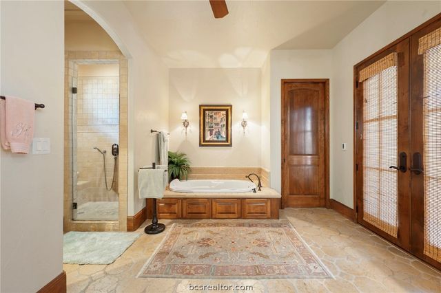 4714 Heron Lakes Circle, Bryan, TX 77802