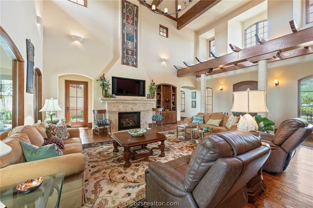 4714 Heron Lakes Circle, Bryan, TX 77802