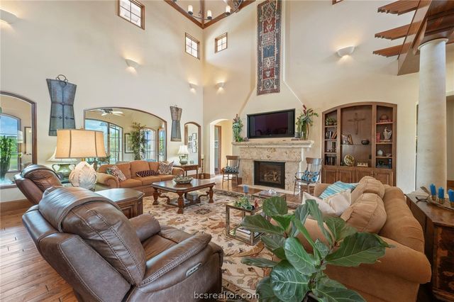 4714 Heron Lakes Circle, Bryan, TX 77802