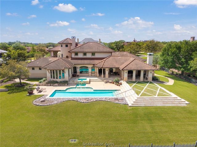 4714 Heron Lakes Circle, Bryan, TX 77802