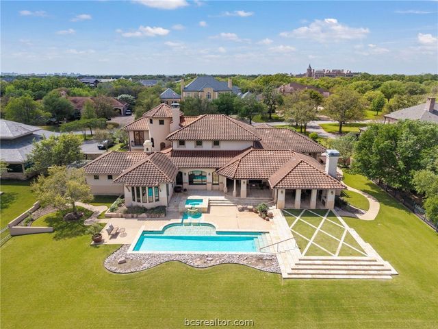 4714 Heron Lakes Circle, Bryan, TX 77802