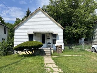 44 Lake Street, Pontiac, MI 48341