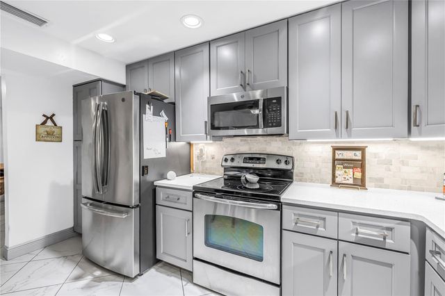 415 SPRING LAKES BOULEVARD 415 D, Bradenton, FL 34210