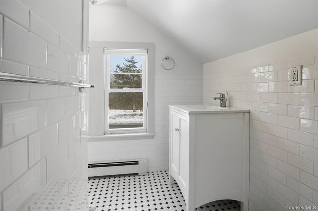 1091 Albany Post Road, Gardiner, NY 12525