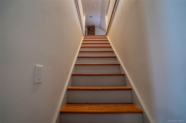 1091 Albany Post Road, Gardiner, NY 12525