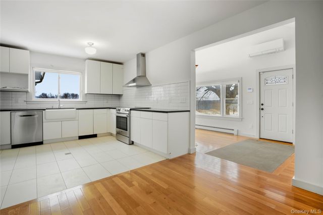 1091 Albany Post Road, Gardiner, NY 12525