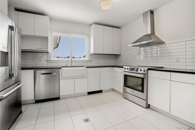 1091 Albany Post Road, Gardiner, NY 12525