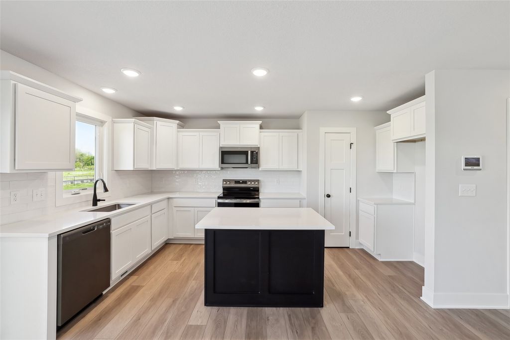 2208 White Oak Lane, Granger, IA 50109