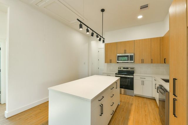 162 Wallace Street B, Houston, TX 77022