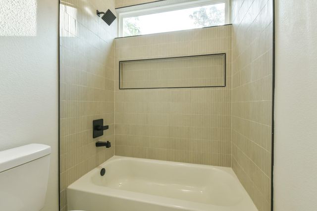 162 Wallace Street B, Houston, TX 77022