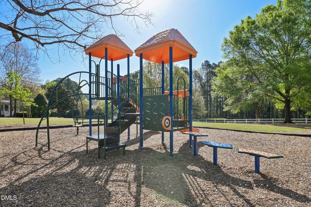 107 Maple Crest Court, Apex, NC 27502