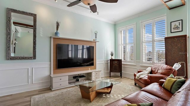 405 CENTRAL AVENUE 200, St Petersburg, FL 33701