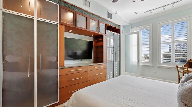 405 CENTRAL AVENUE 200, St Petersburg, FL 33701