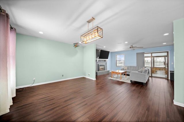 4154 Sand Creek Drive NW, Grand Rapids, MI 49544