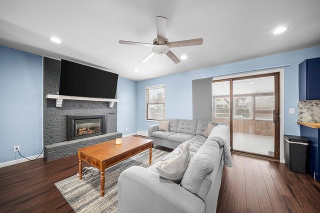 4154 Sand Creek Drive NW, Grand Rapids, MI 49544