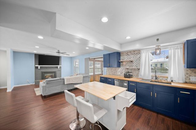 4154 Sand Creek Drive NW, Grand Rapids, MI 49544