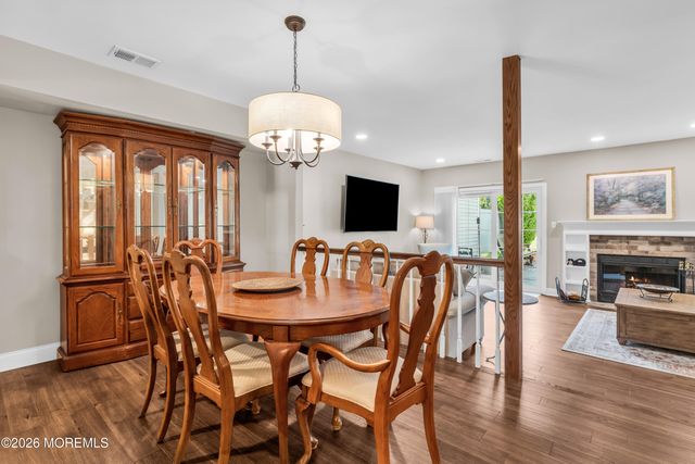 16 Vassar Place, Morganville, NJ 07751