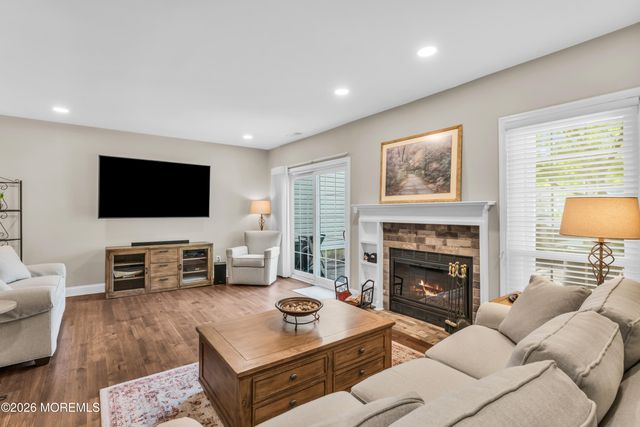 16 Vassar Place, Morganville, NJ 07751