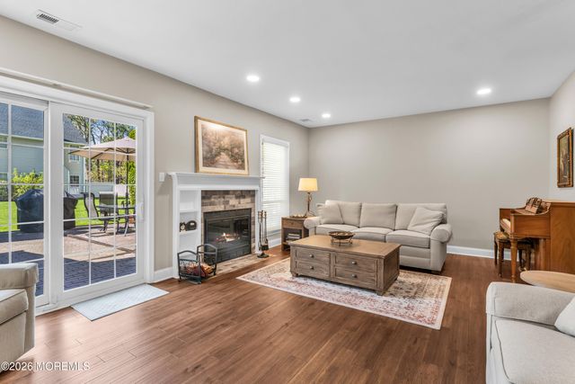 16 Vassar Place, Morganville, NJ 07751