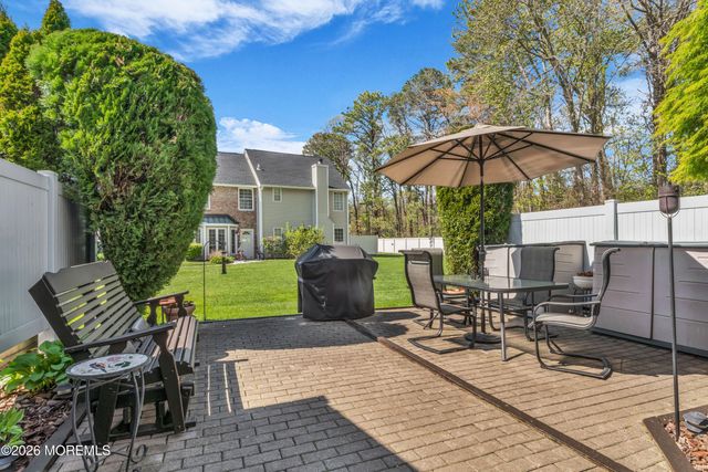 16 Vassar Place, Morganville, NJ 07751