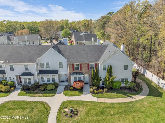 16 Vassar Place, Morganville, NJ 07751