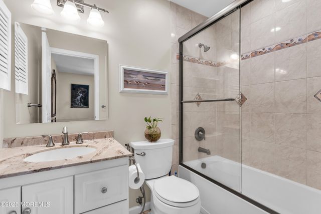 16 Vassar Place, Morganville, NJ 07751