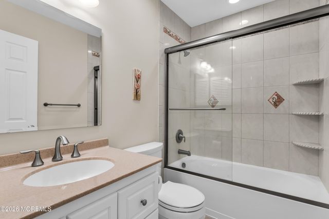 16 Vassar Place, Morganville, NJ 07751