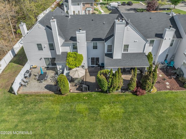 16 Vassar Place, Morganville, NJ 07751
