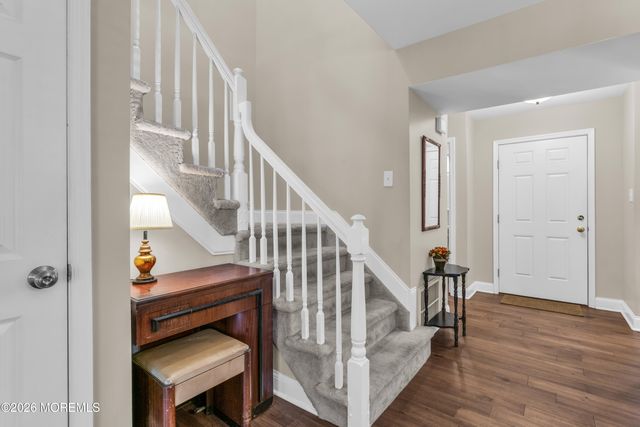 16 Vassar Place, Morganville, NJ 07751