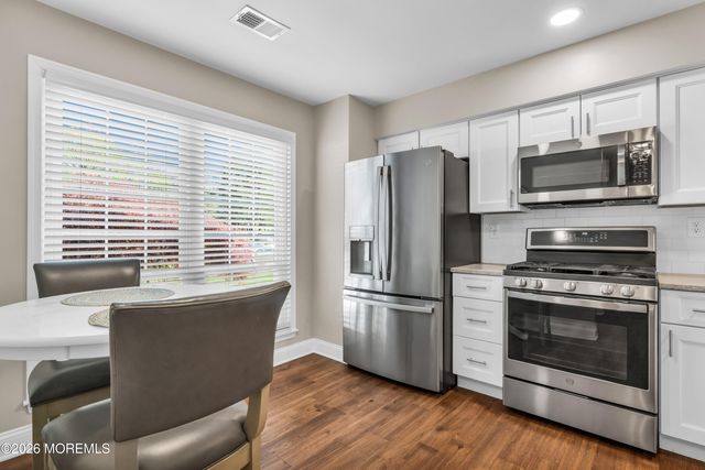 16 Vassar Place, Morganville, NJ 07751