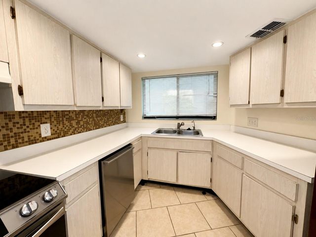 1068 LOTUS PARKWAY 815, Altamonte Springs, FL 32714