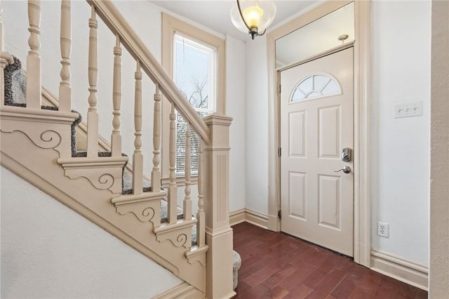 112 DeWitt St, Mt Washington, PA 15211