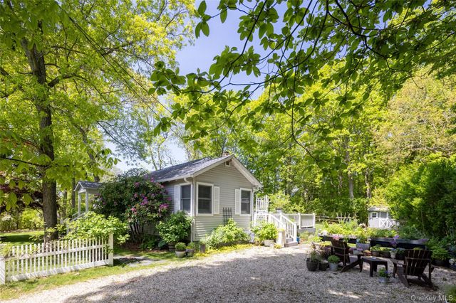 16 Bowditch Road, Shelter Island, NY 11964