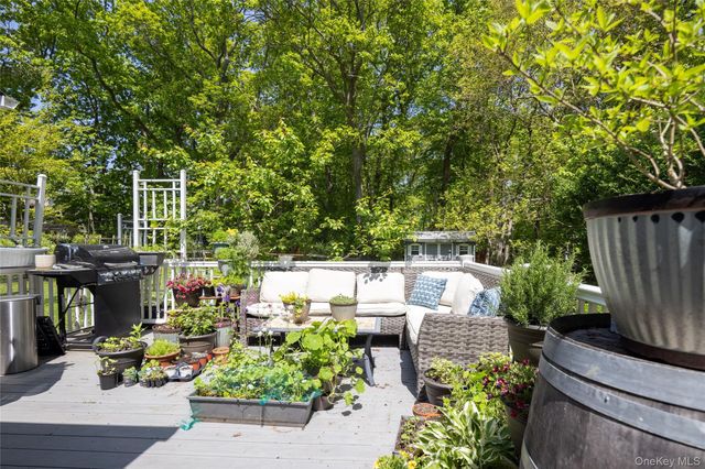 16 Bowditch Road, Shelter Island, NY 11964