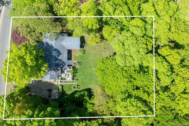 16 Bowditch Road, Shelter Island, NY 11964